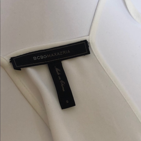 BCBG MACAZRIA white top - Picture 3 of 4